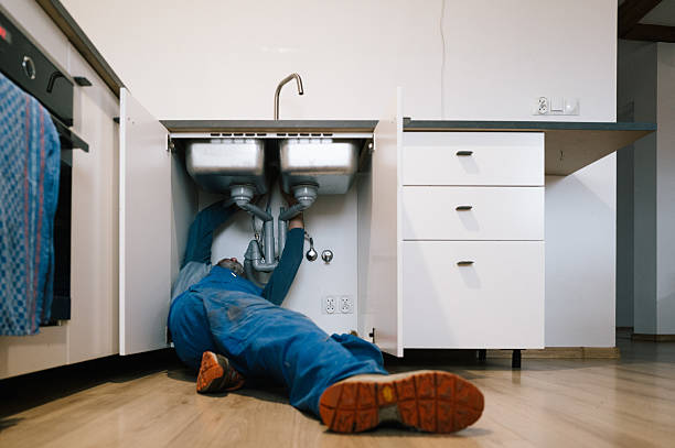 Professional Pipe Repair technician working in Hunt Valley, MD